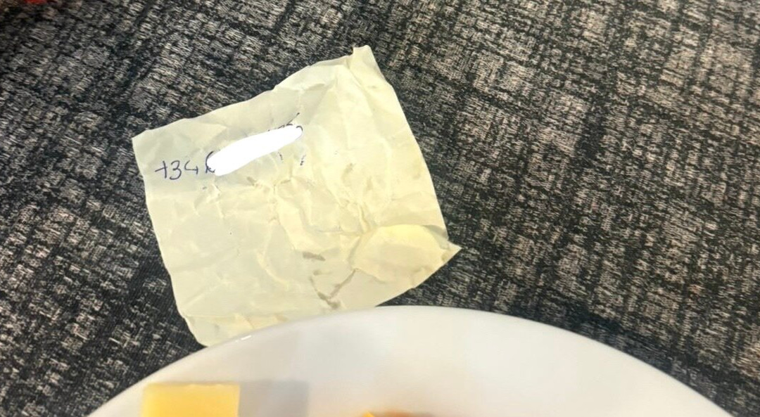 卡拉罗马尼俱乐部酒店主图