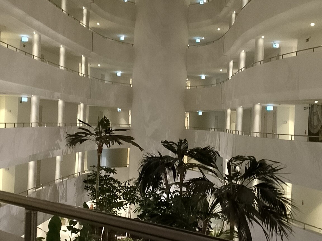 拉姆拉湾度假村主图
