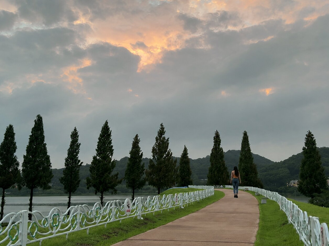 Sinjungho-牙山市必去景点