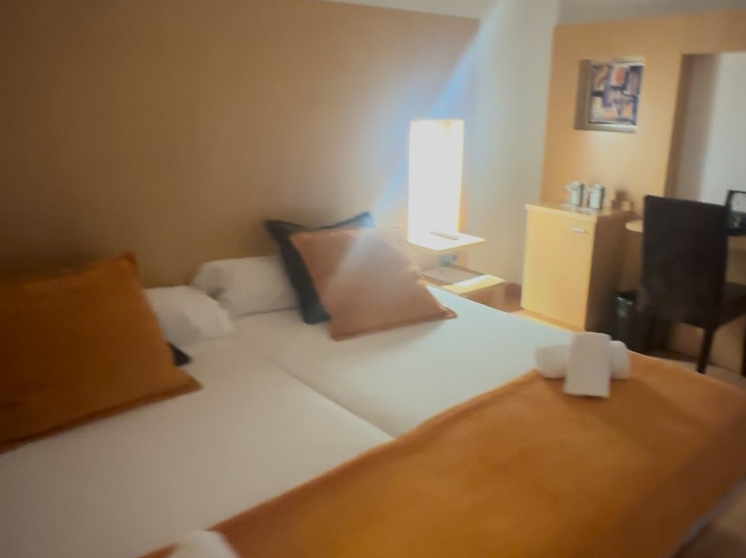 Santa Marta de Tormes酒店住宿-信天翁星辰酒店