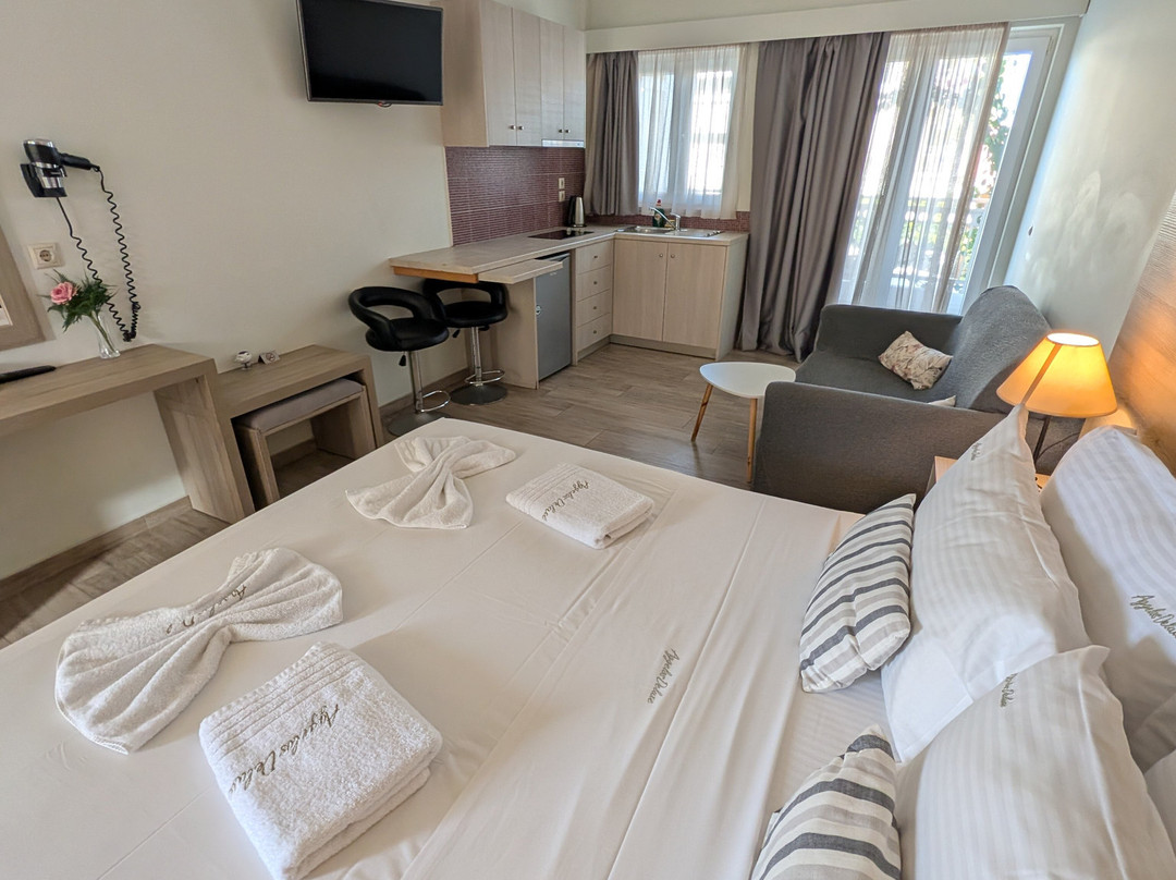 Aggelos Apartments & Deluxe Studios主图