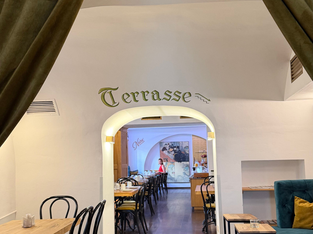 康维斯酒店主图