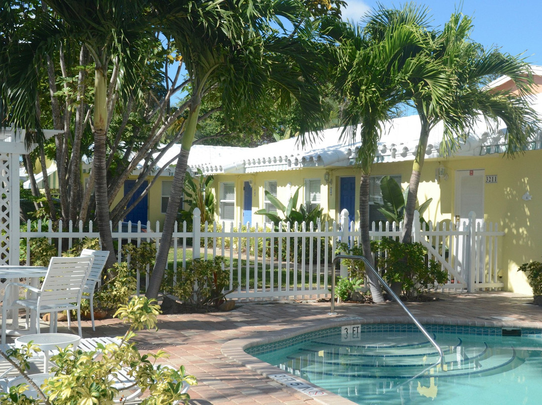Bahama Beach Club Apartments