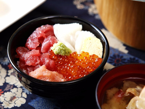 汤之川温泉笑函馆屋旅馆主图