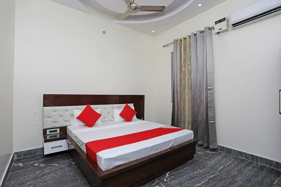 OYO 27710 Signature Villa