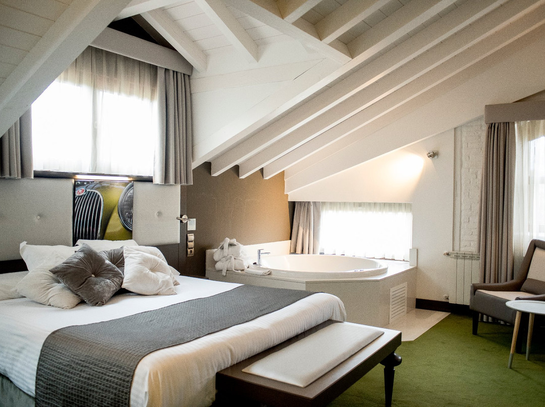 Cantabria酒店住宿-Hotel Costa Esmeralda Suites