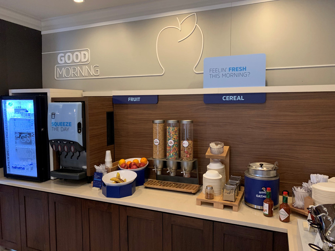 Holiday Inn Express & Suites St. Louis West-O'Fallon By IHG主图