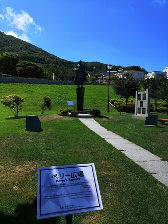 Memorial Statue of the Visit of Commodore Matthew C. Perry-函馆市必去景点