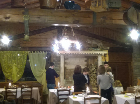 Lumezzane餐馆和美食-La Perla Del Monte