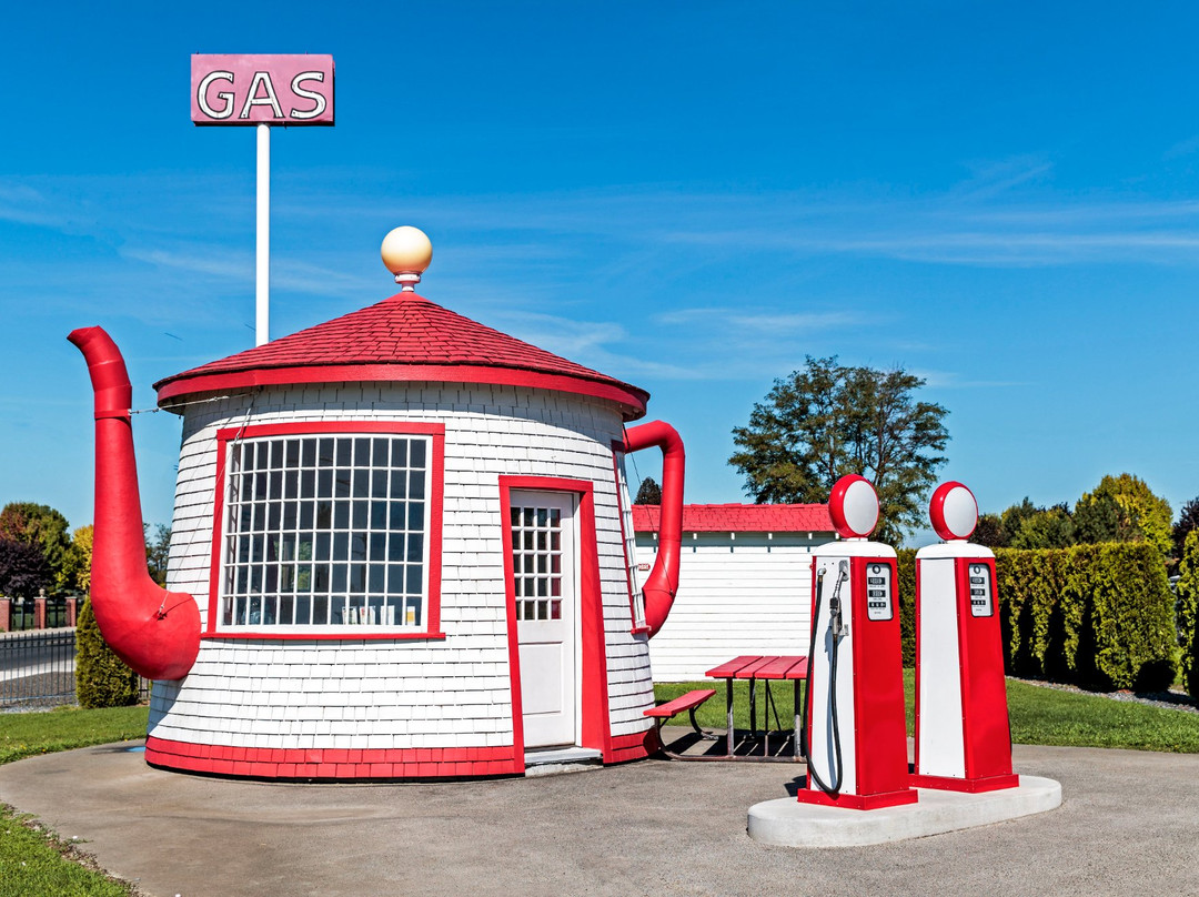 The teapot Dome Gas Station景点图片