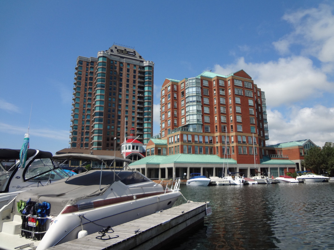 Brockville Municipal Harbour景点图片