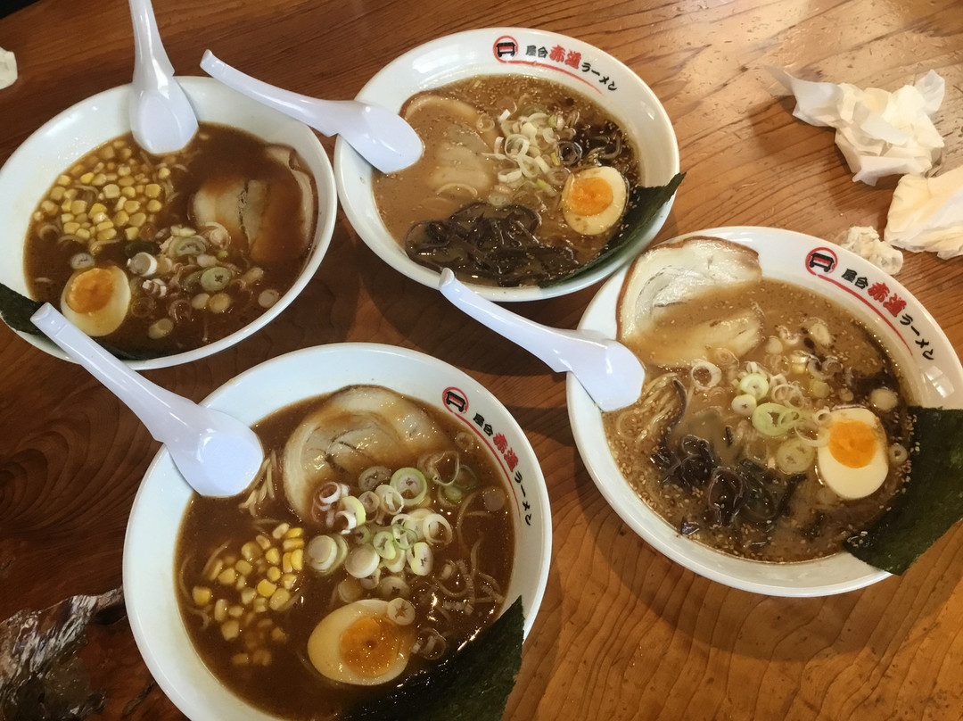 屋台赤道ラーメン 首里駅前店 主图