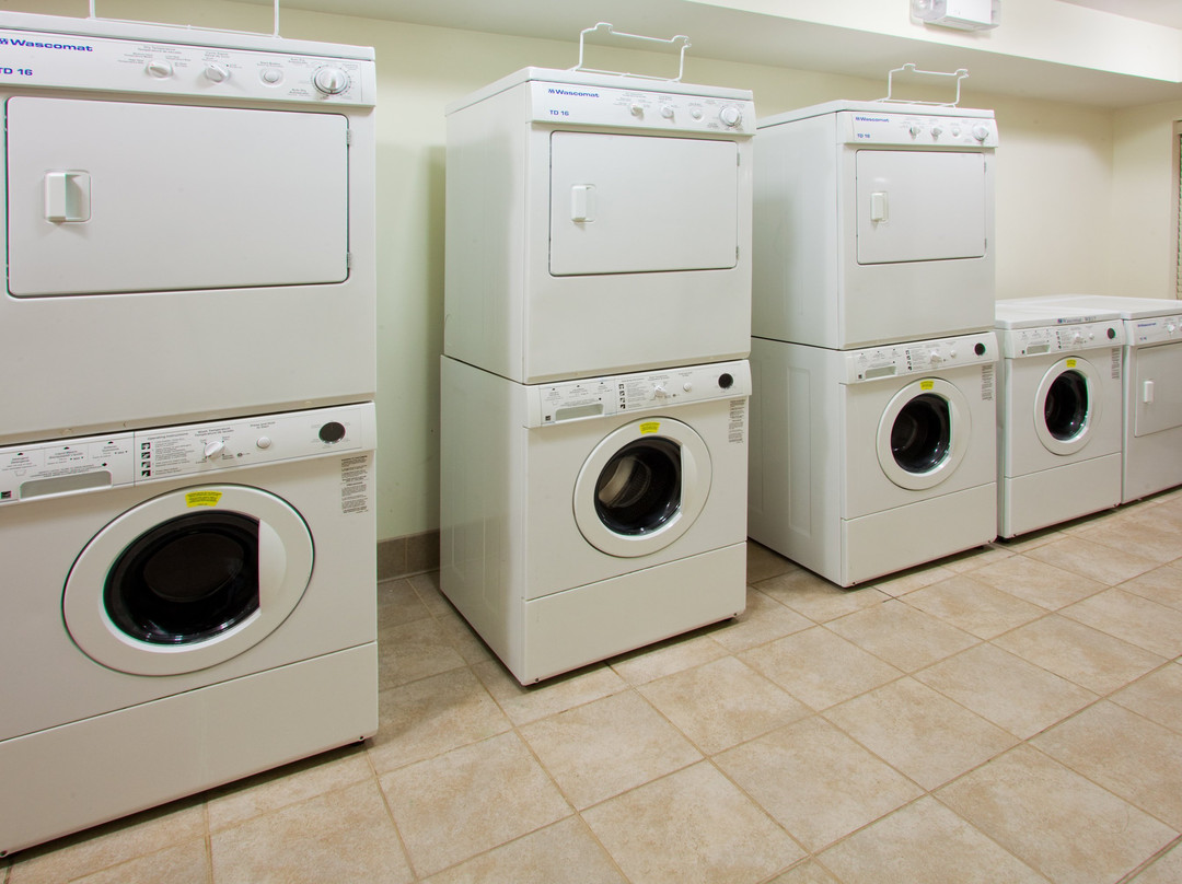 韦恩堡驻桥套房酒店主图