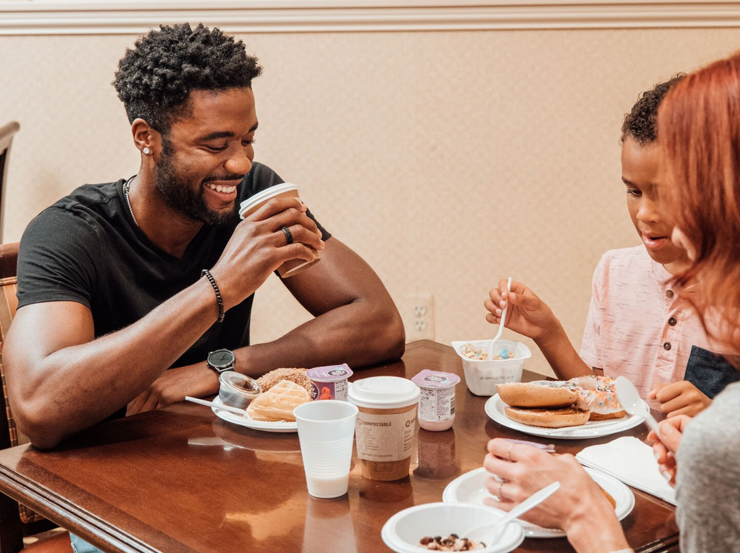 安阿伯丽晶套房酒店主图