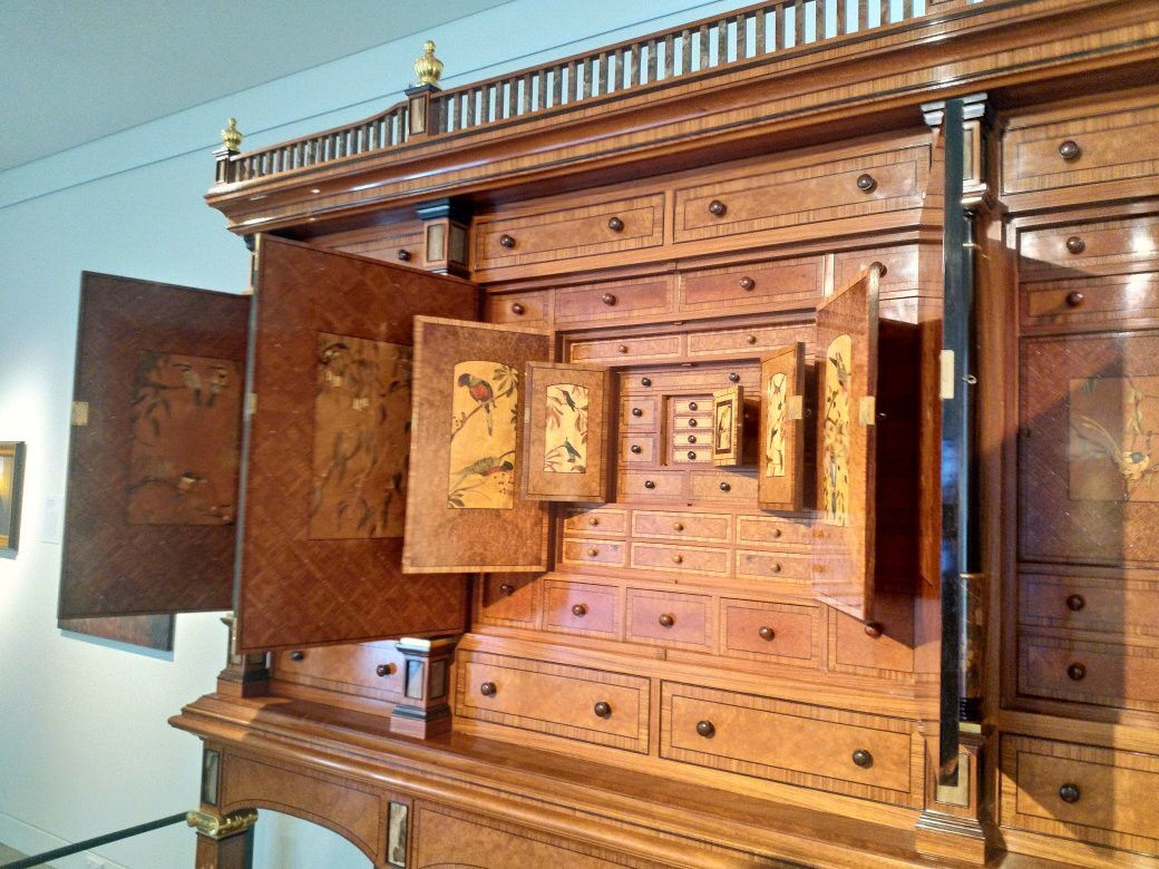 The Hannah Cabinet-利斯莫尔必去景点