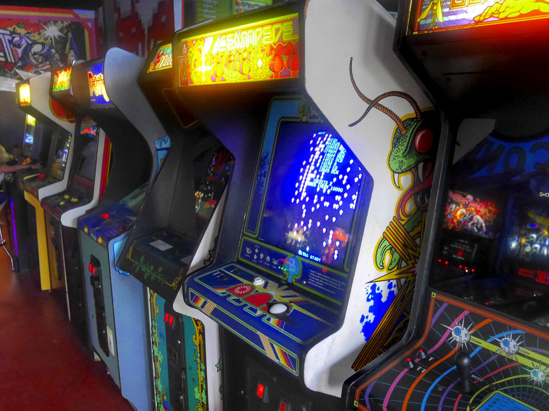 Retrovolt Arcade-Calimesa必去景点