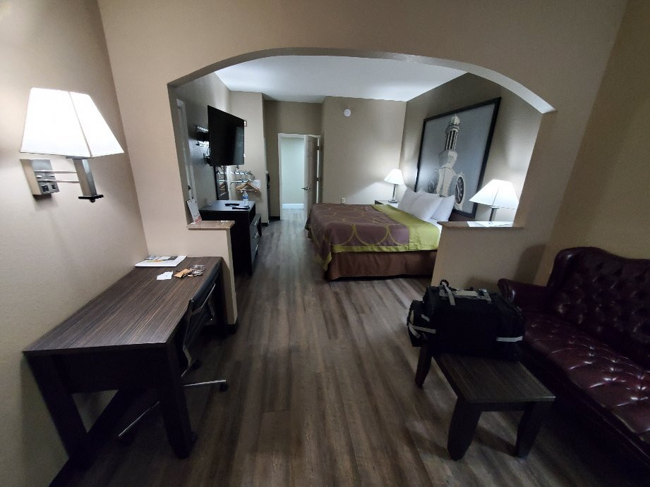 默弗里斯伯勒速8酒店主图