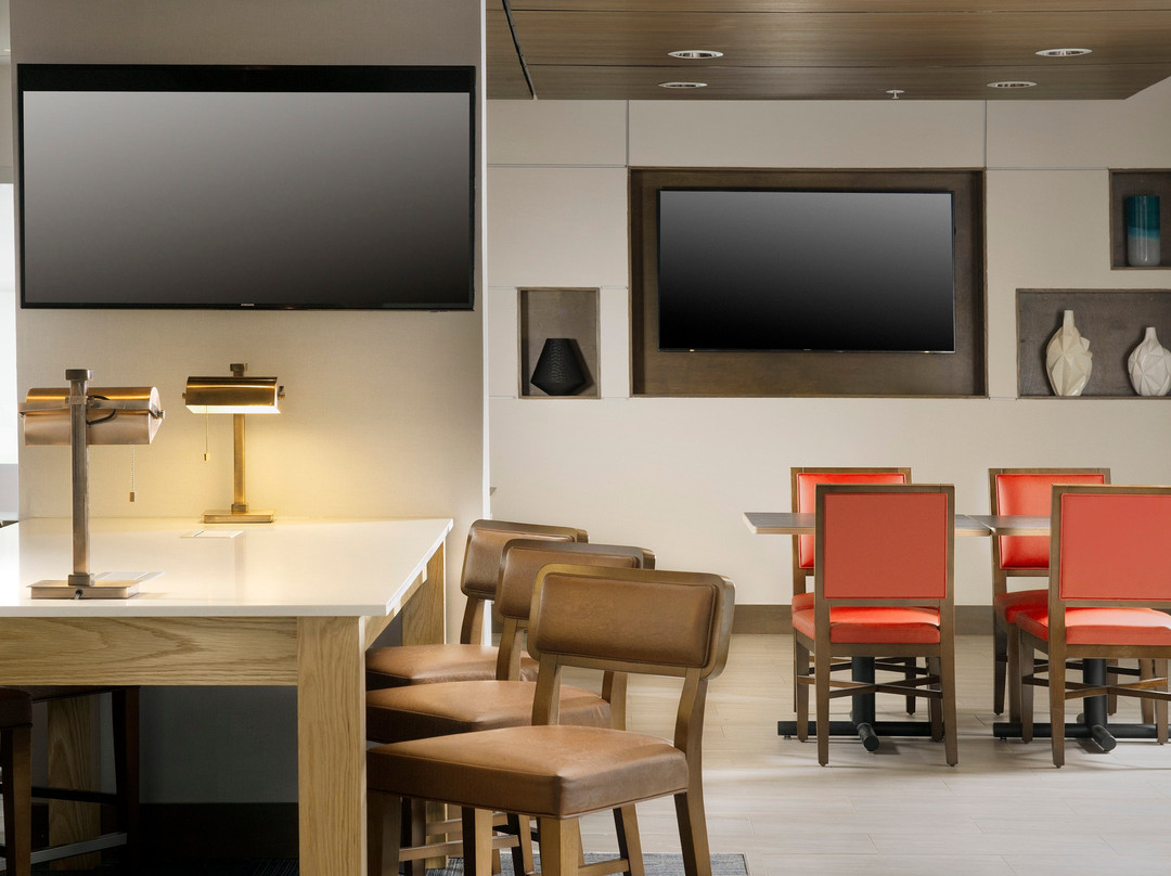 Holiday Inn Express & Suites Bay City By IHG主图