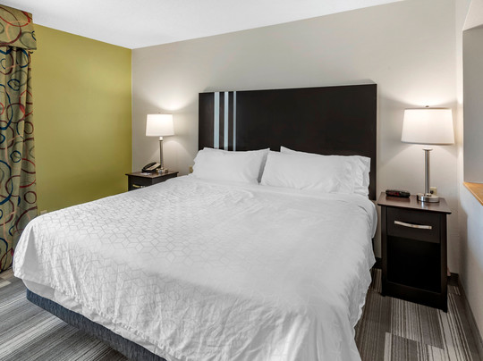 Holiday Inn Express & Suites Cincinnati-Blue Ash by IHG主图