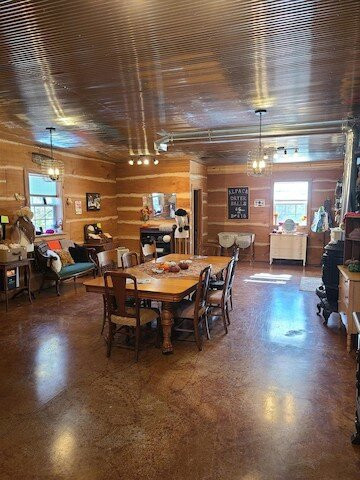 Chickadee Hill Alpacas Yarn Boutique and Farm-Rushville必去景点