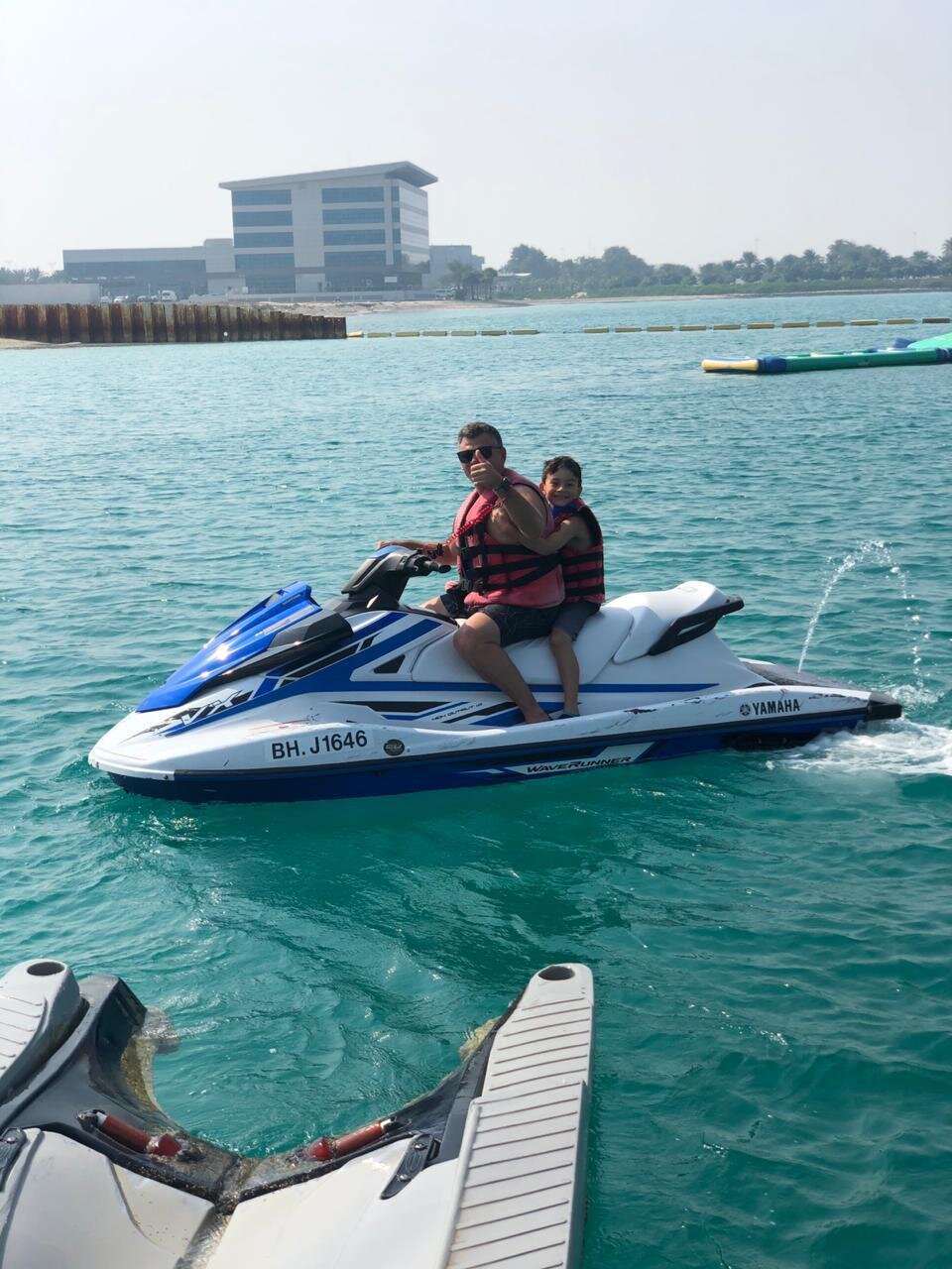 The Grove Resort Bahrain-泳池