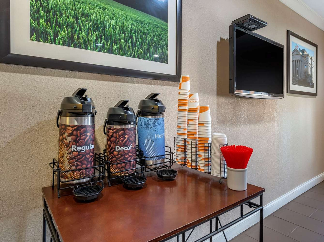 Comfort Inn & Suites主图