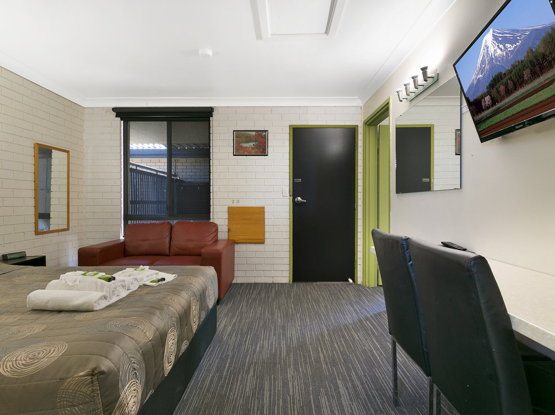 Stagecoach Inn Motel主图