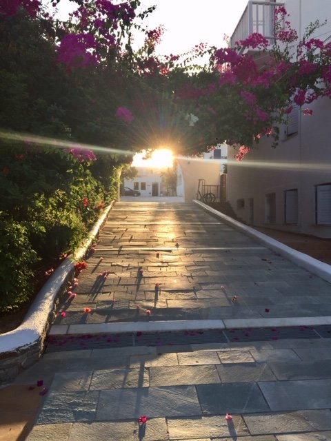 Mr & Mrs White Paros-浴室