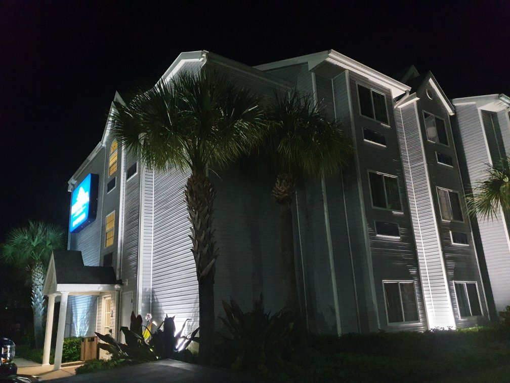 春山 / 威基沃奇温德姆麦克洛特-加龙省套房酒店主图