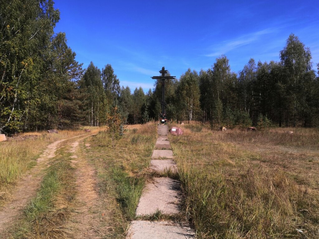 Poklonny Cross in the Memory of Unzhlag Prisoners景点图片