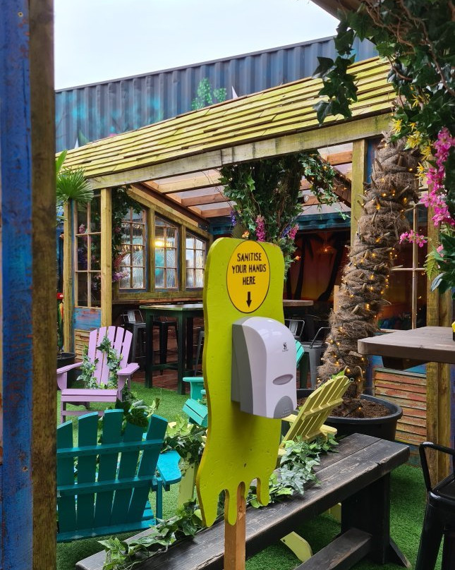 Birdies Bar and Barbeque景点图片