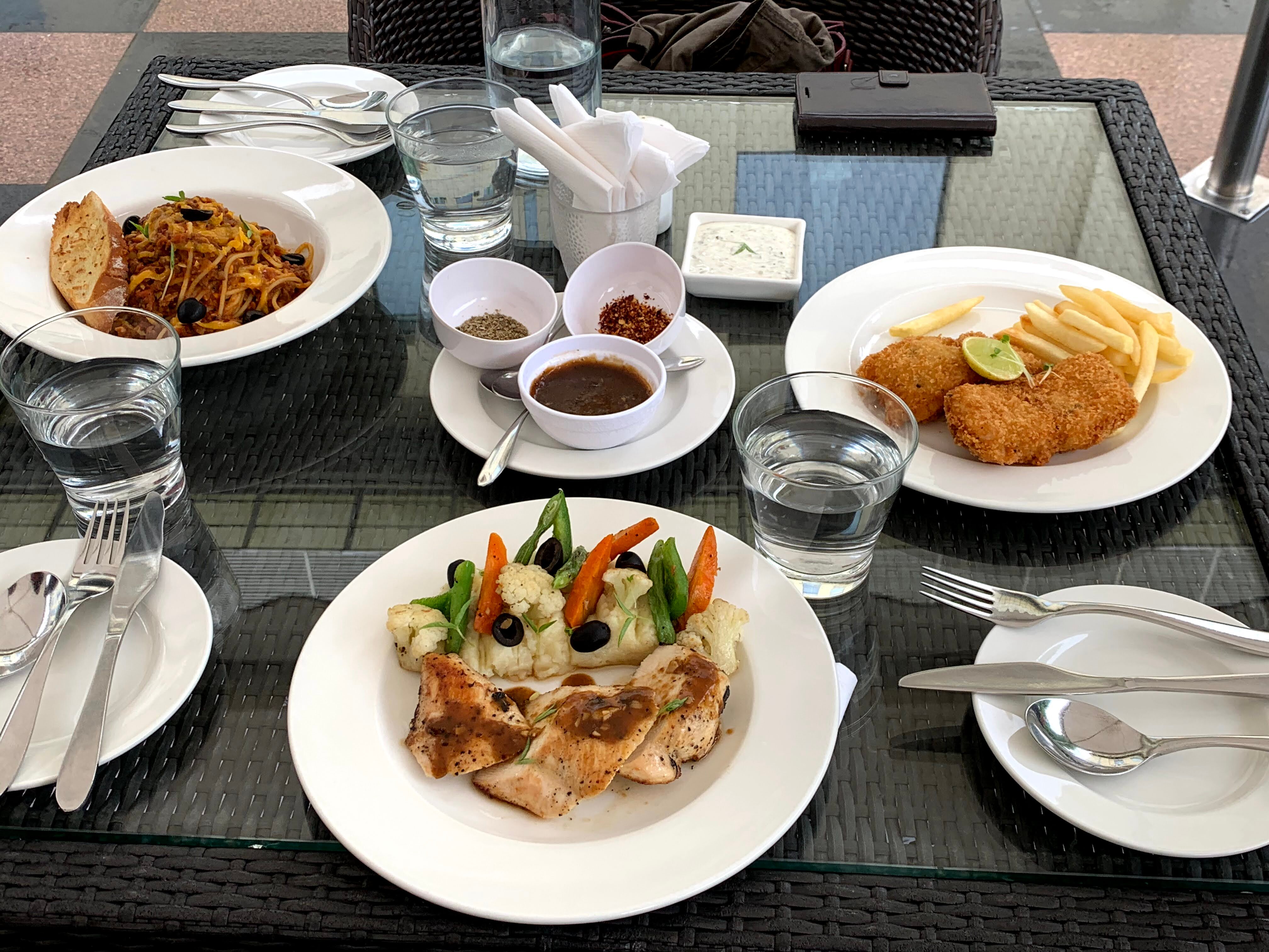 Courtyard by Marriott Kochi Airport-餐饮