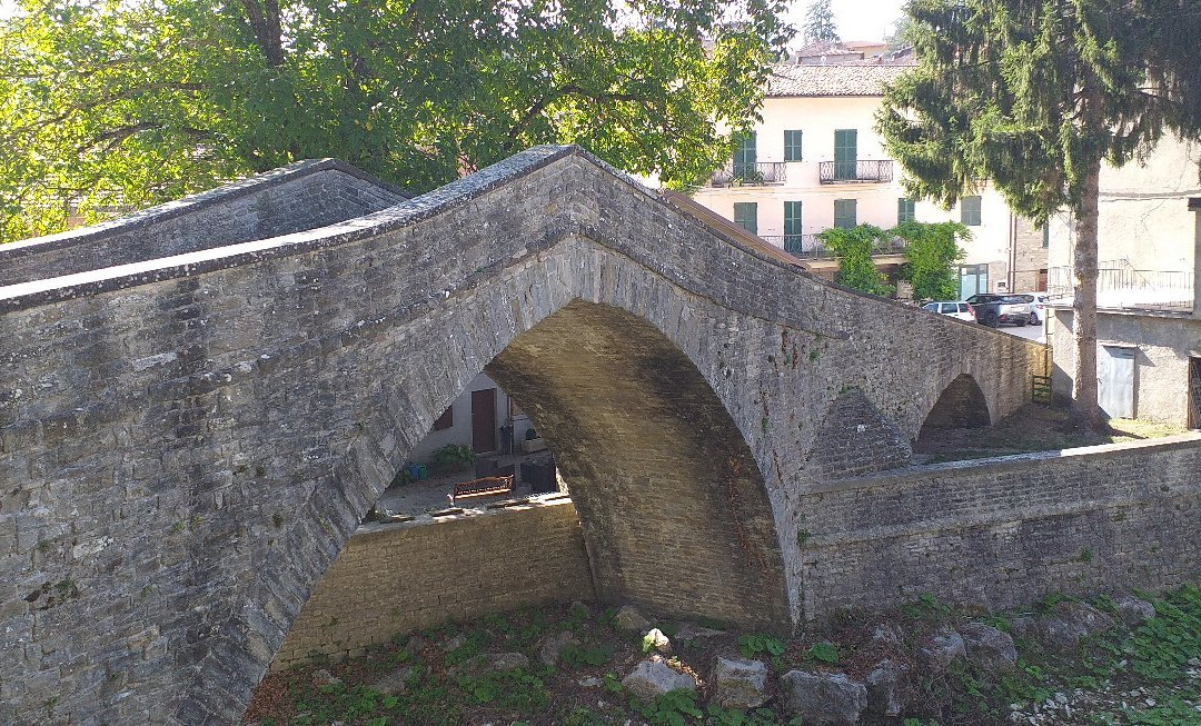 Ponte Medievale-Apecchio必去景点