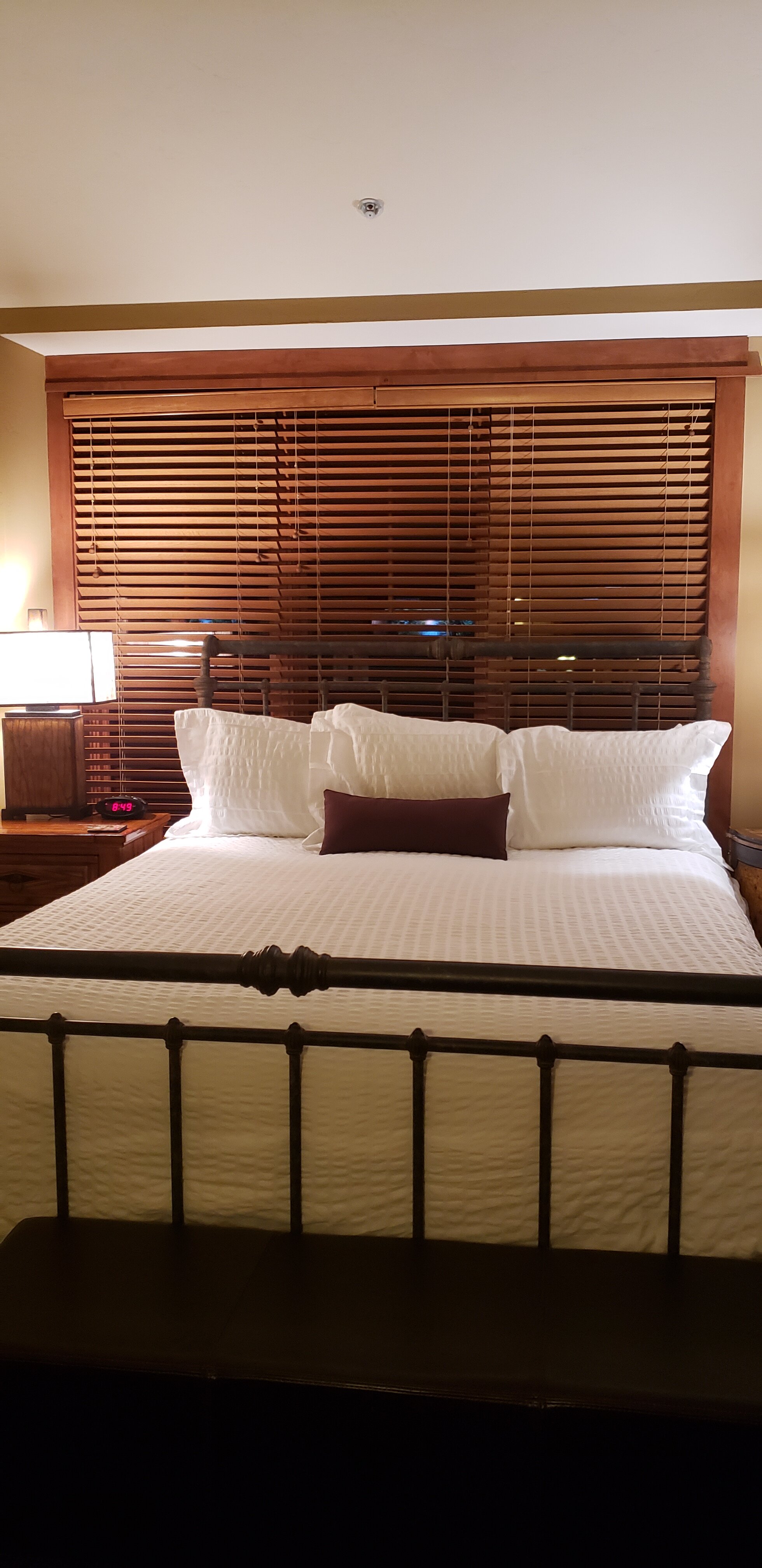 East West Hospitality-官方