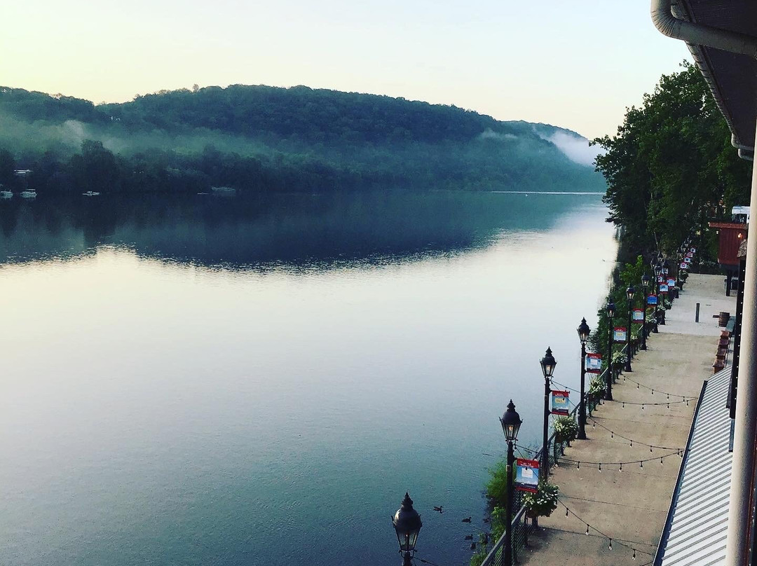 Ghost Light Inn主图