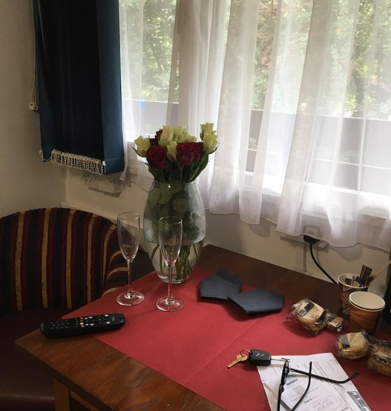 Oyo The Hotel Rafiya, Redditch主图