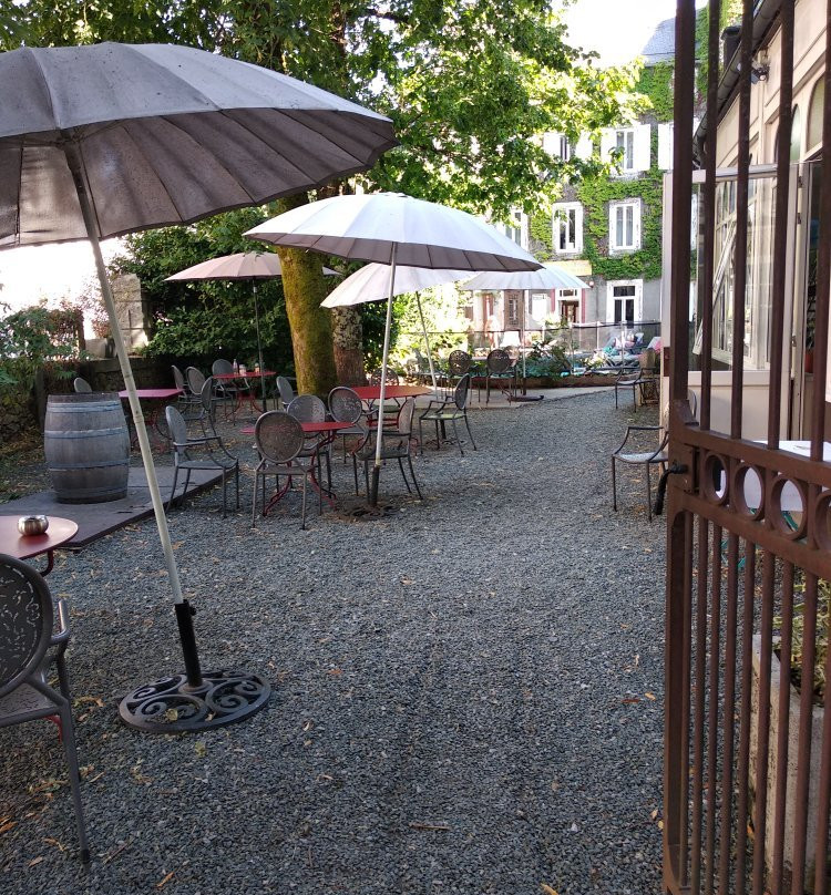 Au Pavillon du Frene主图
