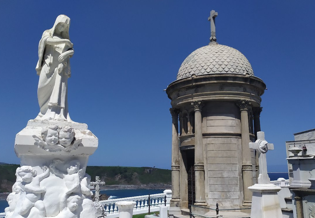 Cementerio de Luarca-卢阿尔卡必去景点