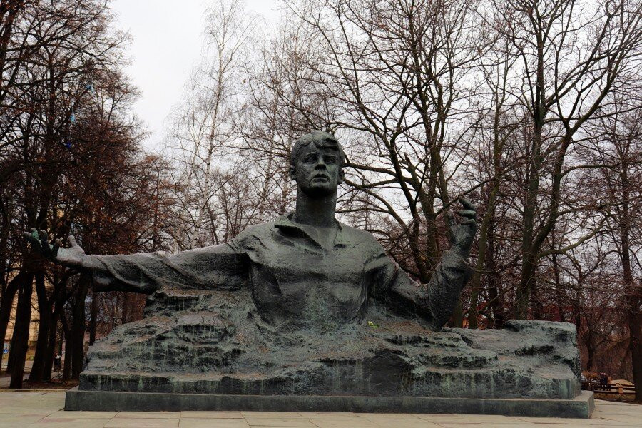 Sergey Yesenin Monument-Ryazan必去景点