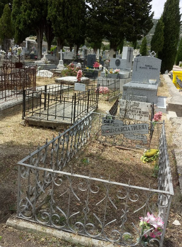 Cementerio Hoyo de Manzanares-Hoyo de Manzanares必去景点