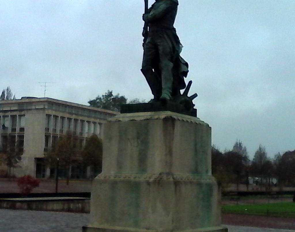 Monument au Marechal Ney-梅斯必去景点