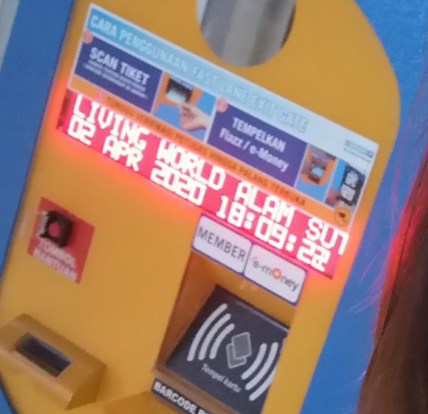 Living World-塞尔彭必去景点