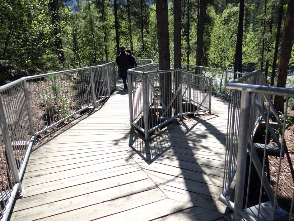 Rearguard Falls-Tete Jaune Cache必去景点