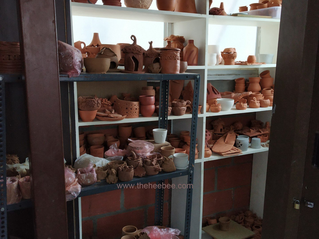 Mud Effects Pottery Studio景点图片