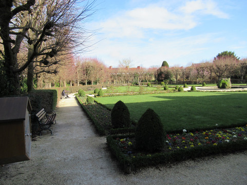 Jardin Bossuet-莫城必去景点