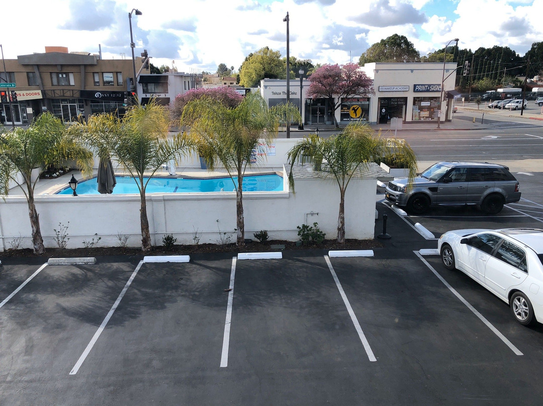 帕萨迪纳哇卡班德行政客栈主图