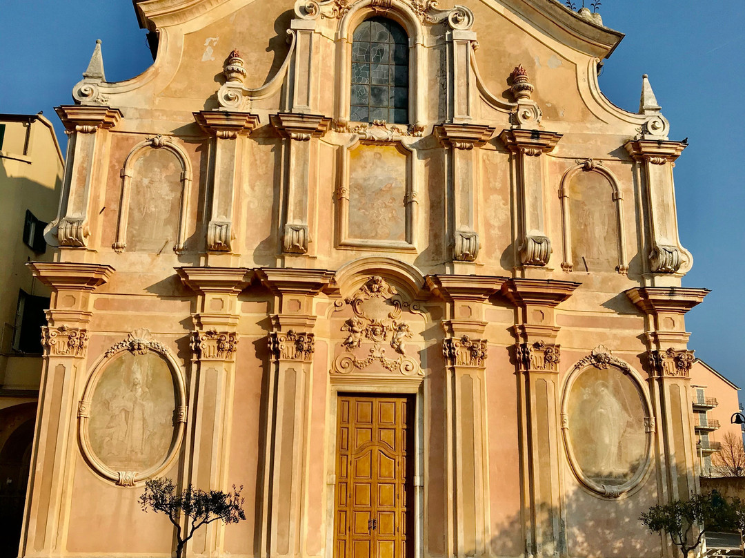 Abbazia dei Padri Benedettini - Santa Maria di Finalpia-菲纳莱利古雷必去景点