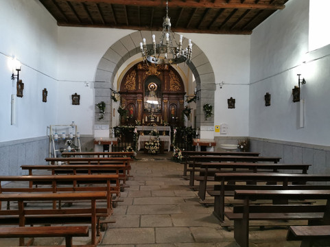Ermita de Nuetra Senora de Navahonda-Robledo de Chavela必去景点