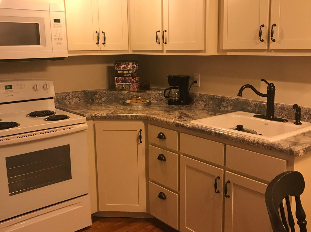 The Foxtrot Inn主图