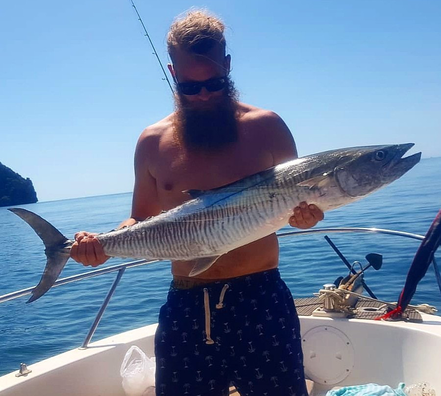 Attack Fishing Tour景点图片